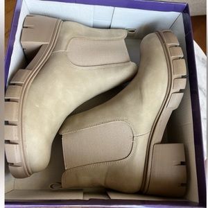 Steve Madden Madden Girl Tan Chelsea Boot Size 10